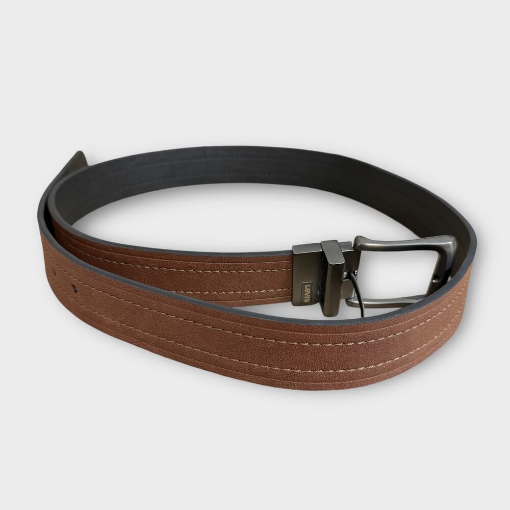 NWOT Men's Levi's belt reversible black and brown size 44